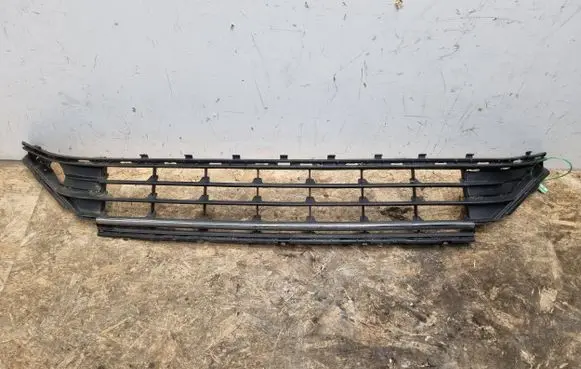 Volkswagen Golf VII Front bumper lower grill 5G0853677L