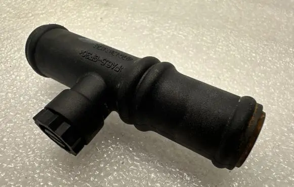 Audi A8 S8 D2 4D Engine coolant pipe/hose 4D0819159
