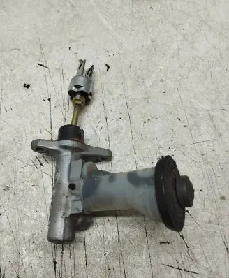 Toyota Hilux (N140, N150, N160, N170) Master brake cylinder