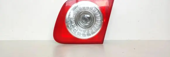 Volkswagen Jetta V Tailgate rear/tail lights 1K5945094 058132 13114772
