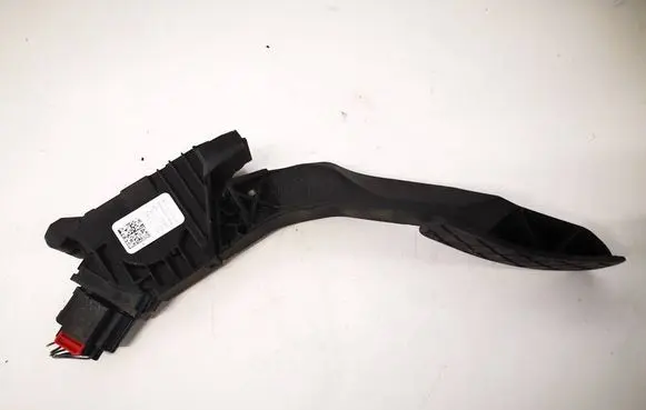 Seat Leon (5F) Accelerator throttle pedal 5Q2723503D 6PV01062105