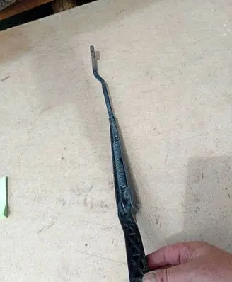 Renault 19 Front wiper blade arm 7700807138