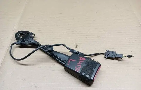 Audi A4 S4 B8 8K Front seatbelt buckle 8K0857755F
