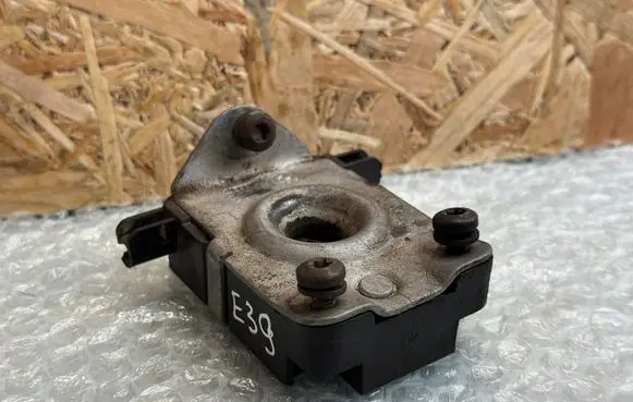 BMW 5 E39 Engine bonnet/hood lock/catch 
