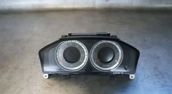 Volvo V60 Speedometer (instrument cluster) 31343330 31343330AA