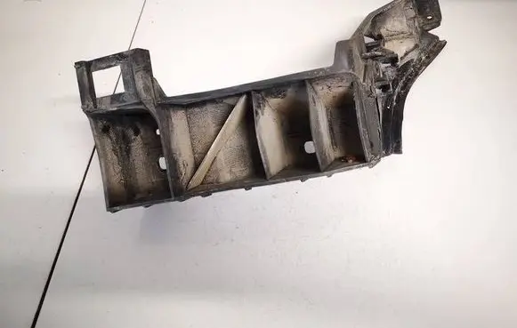 Volkswagen Polo IV 9N3 Rear bumper mounting bracket 6q6807375