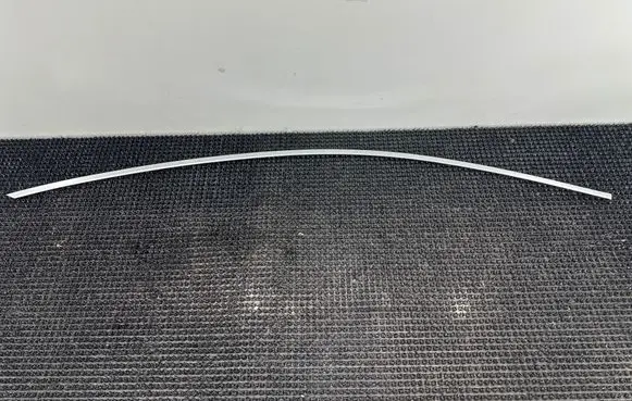 Chevrolet Malibu Front door trim (molding) 