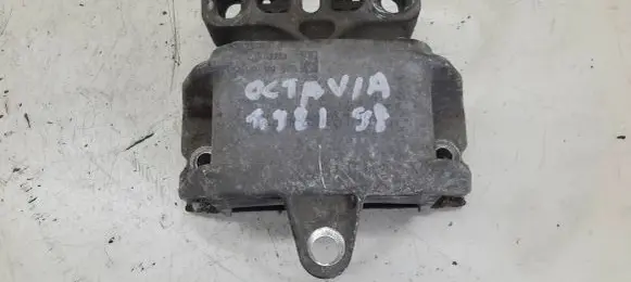 Skoda Octavia Mk1 (1U) Engine mount bracket 1J0199555