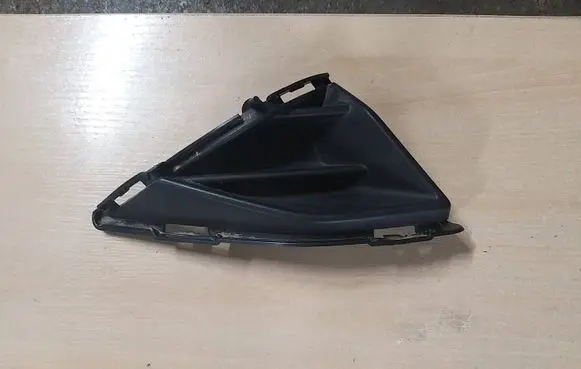 Nissan Qashqai J12 Front bumper lower grill 622566UA1A