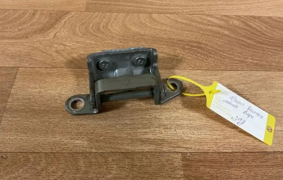 Nissan Primera Rear door upper hinge 