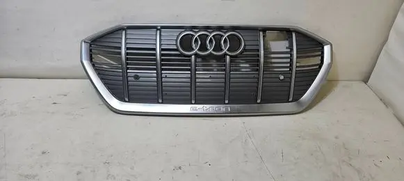 Audi e-tron Front bumper upper radiator grill 4KE853651