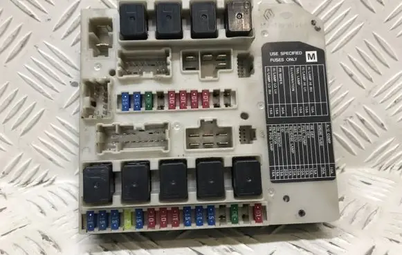 Nissan X-Trail T31 Fuse module