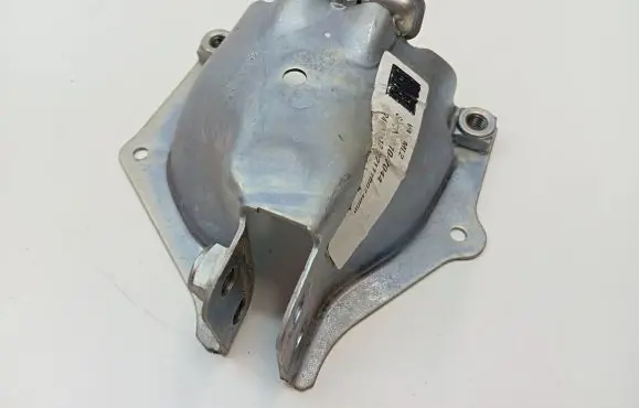 Porsche Macan (95B) Engine mounting bracket 8K0399059