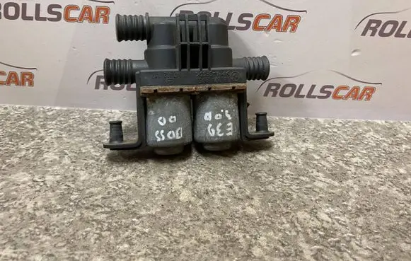 BMW 5 E39 Coolant heater control valve 8374995 1147412137