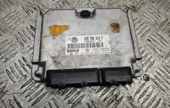 Volkswagen PASSAT B5 Engine control unit/module 038906018P