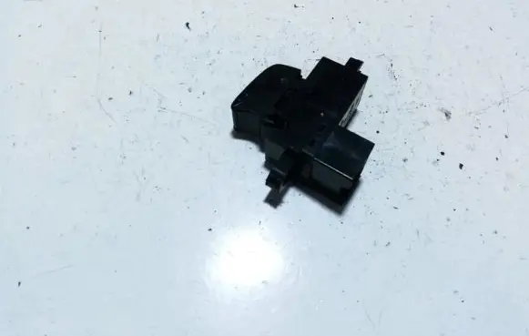 Nissan Primera Electric window control switch 25411av600