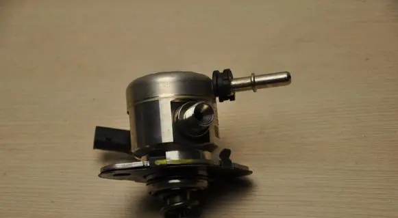 Fuel injection high pressure pump