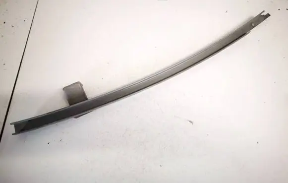 Toyota Yaris Front door glass trim molding 