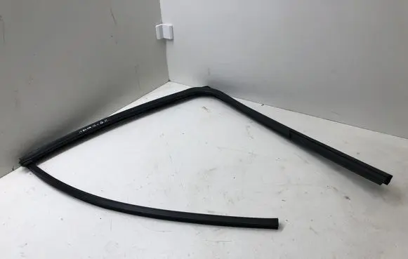 Mazda 3 III Rubber seal rear door window/glass 5L040235 5L040235UA