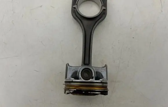 Volkswagen Taigo Piston with connecting rod 04EAM