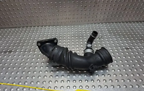 Toyota Yaris Intercooler hose/pipe S27725323 178820N040