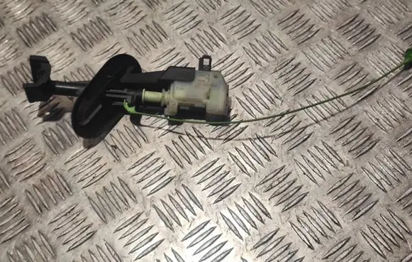 Fuel tank cap lock