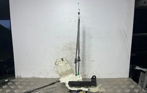Fiat 500X Front door lock 218722796
