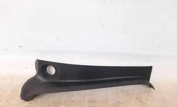 Mini Cooper Countryman F60 Rear/tail light trim molding 7424597 63217424597