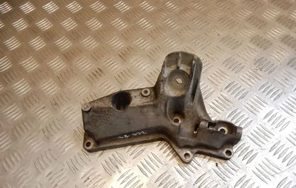BMW 5 E60 E61 Engine mounting bracket 6763217 38372
