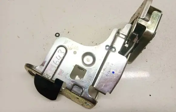 Toyota Auris 150 Seat back rest lock catch 