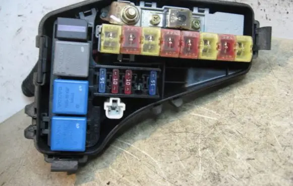 Volvo S70 V70 V70 XC Fuse module 9128576