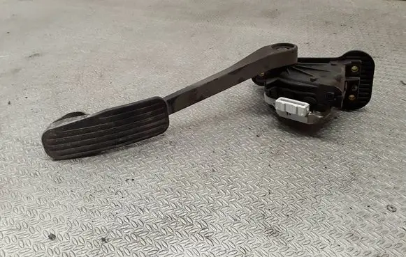 Volvo V70 Accelerator throttle pedal 6PV00853712 30683516