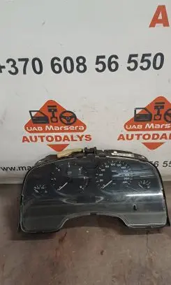 Ford Focus C-MAX Speedometer (instrument cluster) 87001371