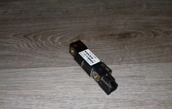 Volvo V70 Airbag deployment crash/impact sensor 005339 8622365 261103