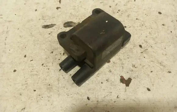 Mitsubishi Pajero Sport I High voltage ignition coil FC0021 7018054