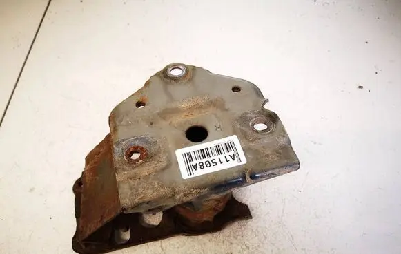 Toyota Auris 150 Rear bumper mounting bracket