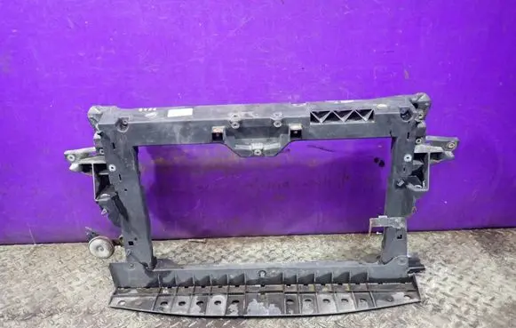 Mitsubishi Colt Front bodywork piece 