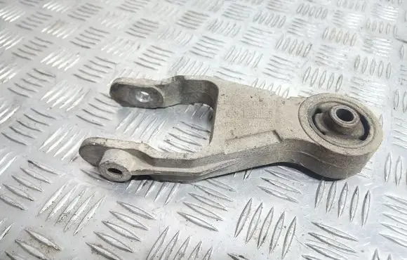 Opel Combo C Engine mount bracket