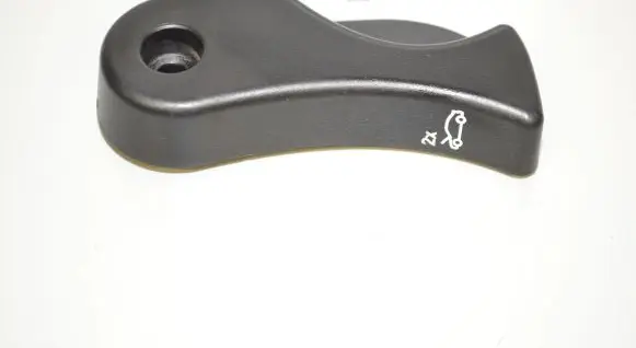 Engine bonnet (hood) release handle
