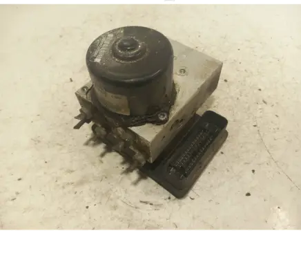 Land Rover Freelander ABS Pump 00008327E2 10092508543
