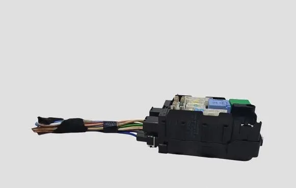 Peugeot 508 Fuse module 9665492680