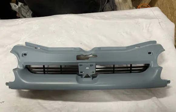 Peugeot Partner Front bumper upper radiator grill