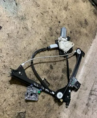 Mercedes-Benz SLK R172 Front door window regulator with motor A1727200246