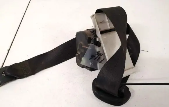 Opel Astra G Front seatbelt 90560636