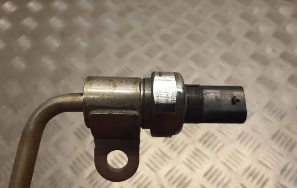 Toyota Avensis T270 Exhaust gas pressure sensor