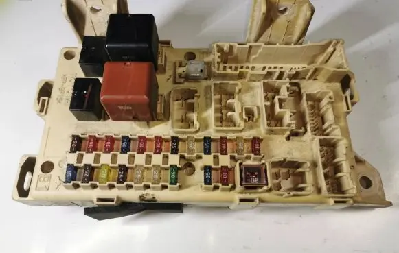 Toyota Avensis Verso Fuse box set 8922144040