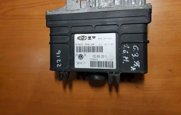 Volkswagen Golf III Engine control unit/module 032906030G 610025601 T579K8C5
