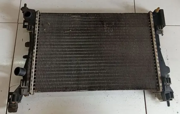 Opel Corsa D Coolant radiator 