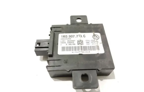 Audi A3 S3 8P Alarm control unit/module 1K0907719C