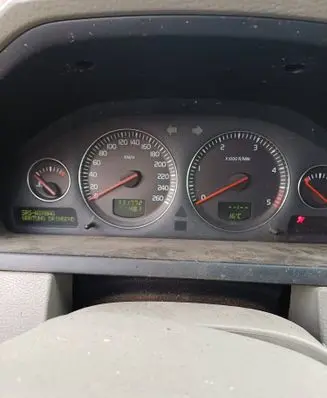 Speedometer (instrument cluster)